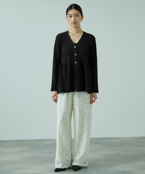 VICKY（ビッキー）の「ライトウェイトペプラムニットカーディガン≪手洗い可能≫（カーディガン/ボレロ・レディース・ブラック/レッド・M）」の16枚目の写真