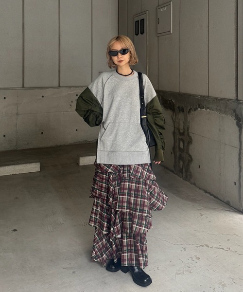 Ameri(アメリ)の「HANDWRITING CHECK TIERED SKIRT(スカート・レディース・ベージュ/ネイビー・SMALL/MEDIUM)」の5枚目の写真