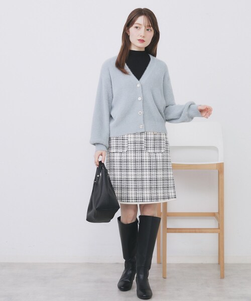 index(インデックス)の「ラメフェザーヤーンVネックカーディガン【洗濯機OK】(カーディガン/ボレロ・レディース・ブラウン系その他7/ホワイト系8/ピンク系1/サックスブルー系5・00)」の18枚目の写真