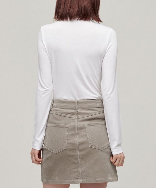 MUSINSA STANDARD WOMAN（ムシンサスタンダードウーマン）の「ウィメンズテンセルスリムタートルネックTシャツ[ホワイト]（Tシャツ/カットソー・レディース・その他・SMALL/MEDIUM/LARGE/X-LARGE/X-SMALL）」の17枚目の写真
