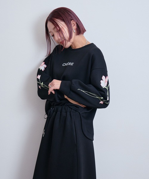 LHELBIE（レルビエ）の「フラワーダンボールトップス（その他トップス・レディース・オフホワイト/ブラック/ネイビー・M）」の6枚目の写真
