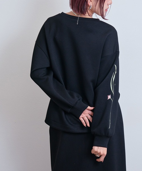 LHELBIE（レルビエ）の「フラワーダンボールトップス（その他トップス・レディース・オフホワイト/ブラック/ネイビー・M）」の9枚目の写真