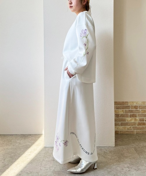 LHELBIE（レルビエ）の「フラワーダンボールトップス（その他トップス・レディース・オフホワイト/ブラック/ネイビー・M）」の20枚目の写真