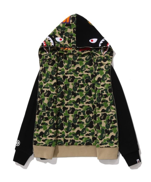 A BATHING APE（アベイシングエイプ）の「ABC CAMO REVERSIBLE SHARK