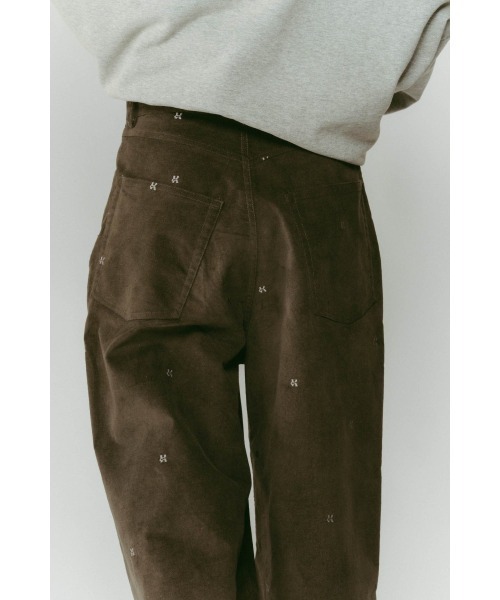 Knuth Marf（クヌースマーフ）の「K motif velveteen pants(unisex)（その他パンツ・レディース・グリーン系その他/ブラック/アイボリー・X-SMALL/SMALL/MEDIUM）」の18枚目の写真