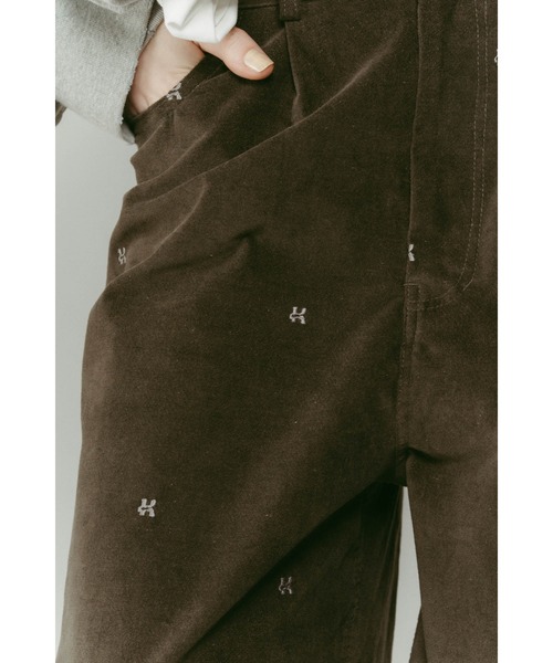 Knuth Marf（クヌースマーフ）の「K motif velveteen pants(unisex)（その他パンツ・レディース・グリーン系その他/ブラック/アイボリー・X-SMALL/SMALL/MEDIUM）」の21枚目の写真