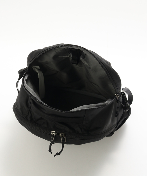 patagonia（パタゴニア）の「Patagonia Refugio Day Pack 26L（ショルダーバッグ・メンズ・ブラック・FREE）」の15枚目の写真