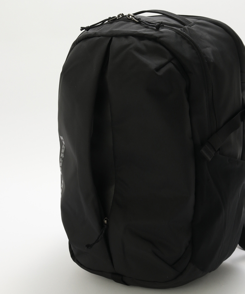 patagonia（パタゴニア）の「Patagonia Refugio Day Pack 26L（ショルダーバッグ・メンズ・ブラック・FREE）」の2枚目の写真