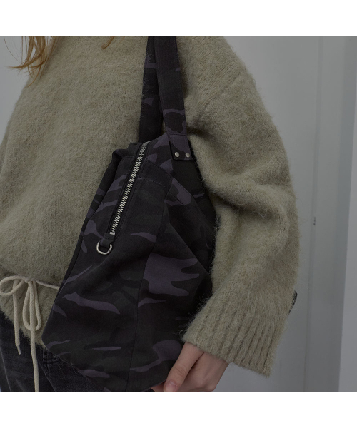 LCDC TM（エルシーディーシーティーエム）の「LAYERED CAMO TOTE BAG (DARK GREY)（ショルダーバッグ・レディース・その他・OS）」の7枚目の写真