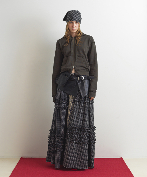AOPT(アオプト)の「UNBALANCE FRILL MAXI SKIRT - CHECK(スカート・レディース・その他・SMALL/MEDIUM)」の2枚目の写真