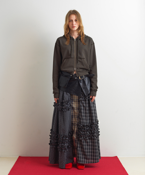 AOPT(アオプト)の「UNBALANCE FRILL MAXI SKIRT - CHECK(スカート・レディース・その他・SMALL/MEDIUM)」の3枚目の写真