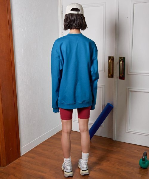MENASOO(ミナス)の「UNISEX_CIRCLE LOGO SWEATSHIRT_BLUE(スウェット・レディース・ブルー・F)」の3枚目の写真