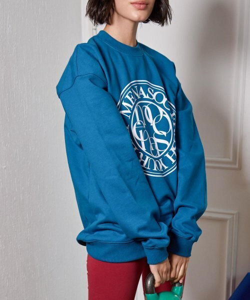 MENASOO(ミナス)の「UNISEX_CIRCLE LOGO SWEATSHIRT_BLUE(スウェット・レディース・ブルー・F)」の4枚目の写真