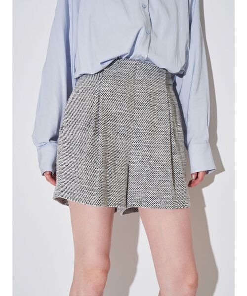 ELENDEEK(エレンディーク)の「タックショートパンツ(その他パンツ・レディース・ブラック/その他1・01/02)」の2枚目の写真