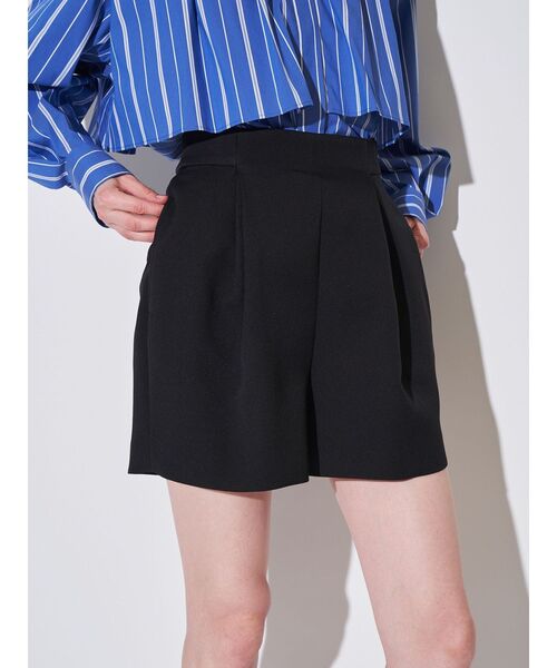 ELENDEEK(エレンディーク)の「タックショートパンツ(その他パンツ・レディース・ブラック/その他1・01/02)」の3枚目の写真