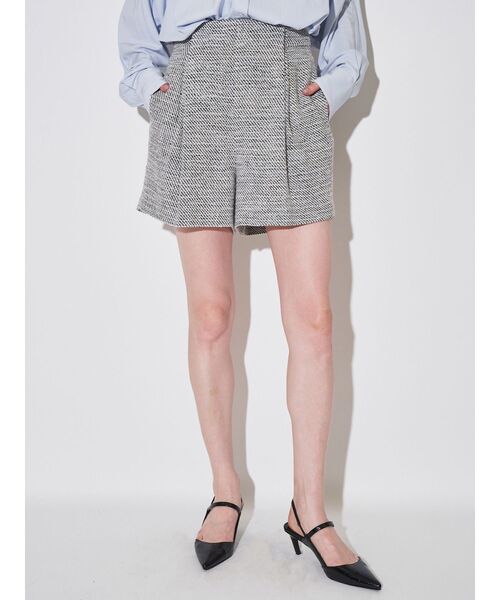 ELENDEEK(エレンディーク)の「タックショートパンツ(その他パンツ・レディース・ブラック/その他1・01/02)」の4枚目の写真