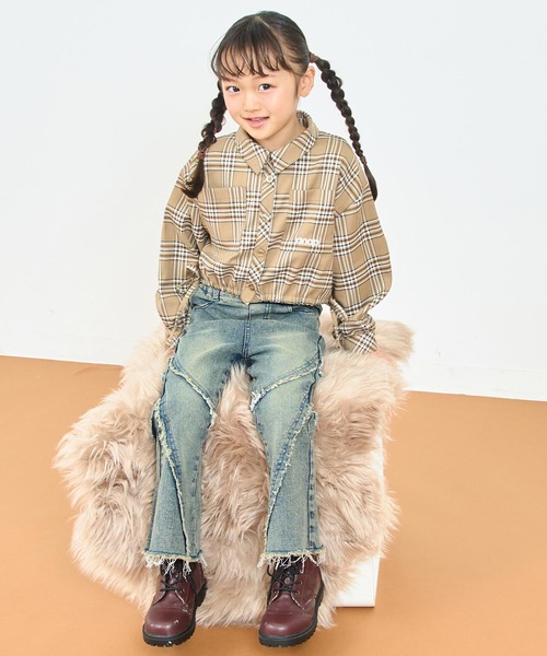 ANAP kids(アナップキッズ)の「サイドシャーリングチェックシャツ(シャツ/ブラウス・キッズ・グレー/ベージュ・130/120/110)」の3枚目の写真