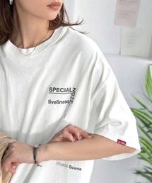 Java（ジャバ）の「《JaVaジャバコラボ》遊びゴコロを着こなす。綿100% 前後ランダムロゴ刺繍 オーバーサイズTシャツ(半袖)（Tシャツ/カットソー）」