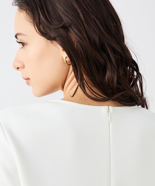 NOLLEY’S Sophi（ノーリーズソフィ）の「《セットアップ対応》ウォッシャブルダンボール×オーガンジーペプラムプルオーバー（Tシャツ/カットソー・レディース・ブラック/ホワイト/ネイビー・38）」の8枚目の写真