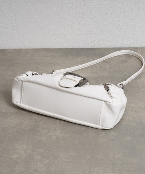 RAY CASSIN(レイカズン)の「バックルベルト付ショルダーバッグ(ショルダーバッグ・レディース・ブラウン/ホワイト/ベージュ・FREE)」の7枚目の写真
