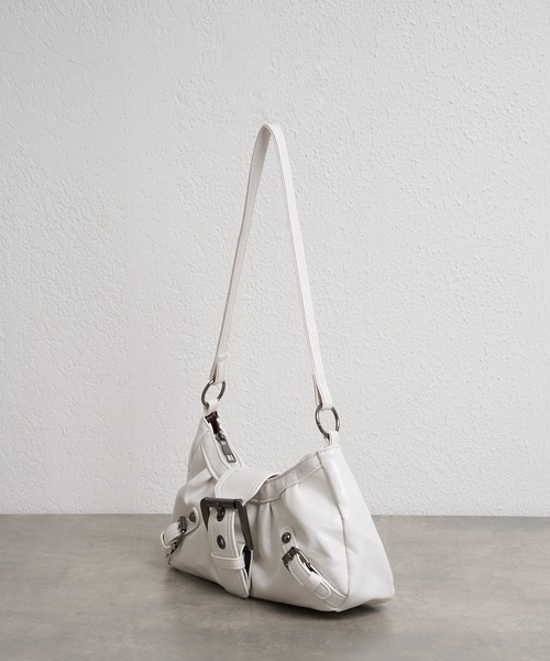 RAY CASSIN(レイカズン)の「バックルベルト付ショルダーバッグ(ショルダーバッグ・レディース・ブラウン/ホワイト/ベージュ・FREE)」の6枚目の写真