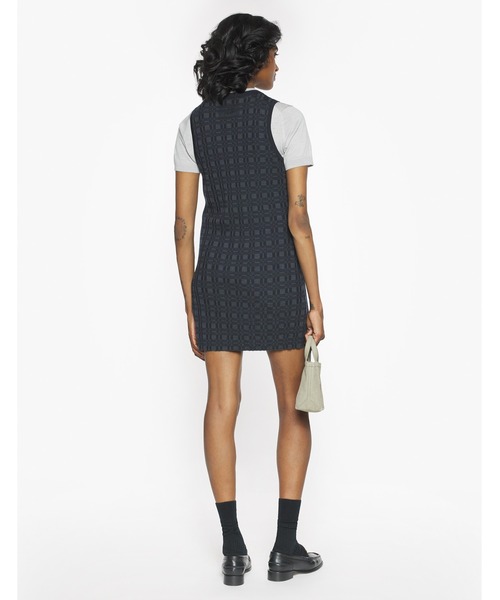 Maison Kitsune（メゾンキツネ）の「MERINO WOOL RIB CHECK MINI DRESS（ワンピース・レディース・ダークグレー・M/S/L）」の5枚目の写真