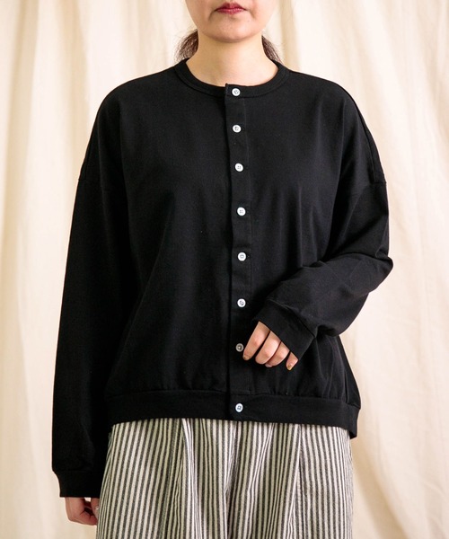 prit（プリット）の「[prit] プレーティング天竺 クルーネックカーディガン（カーディガン/ボレロ・レディース・レッド/ライトグレー/ブラック・FREE）」の2枚目の写真