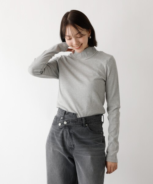 abahouse mavie(アバハウスマヴィ)の「ハイネックプルオーバー(Tシャツ/カットソー・レディース・ブラック/グレー/ブラック系その他/ホワイト・フリー)」の8枚目の写真
