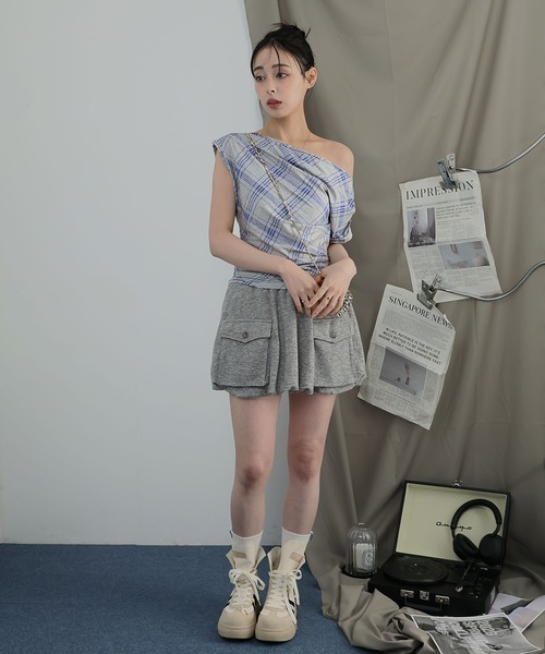 Ulysses(ユリシス)の「チェックアシメワンショルダートップス(Tシャツ/カットソー・レディース・グレー/ネイビー・F)」の6枚目の写真