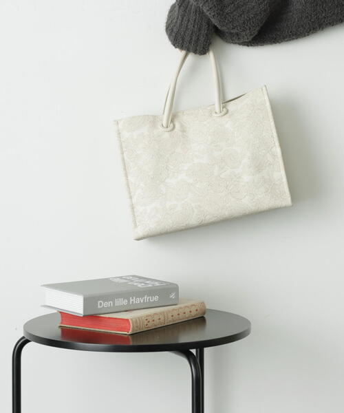 FREE'S MART(フリーズマート)の「◇エンボスペイズリーバッグ(トートバッグ・レディース・カーキ/ホワイト/ブラウン・フリ-)」の15枚目の写真