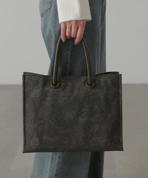 FREE'S MART(フリーズマート)の「◇エンボスペイズリーバッグ(トートバッグ・レディース・カーキ/ホワイト/ブラウン・フリ-)」の6枚目の写真