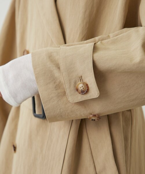 LOUNGEDRESS（ラウンジドレス）の「タフタトレンチコート（トレンチコート・レディース・ベージュ/オフホワイト・FREE）」の17枚目の写真