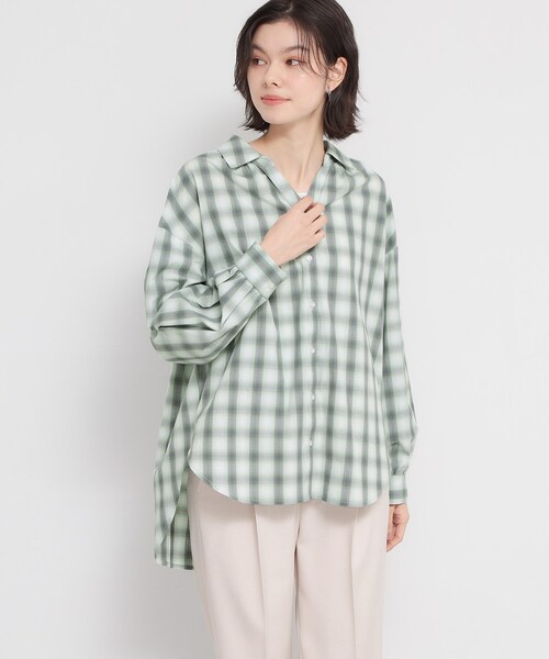 THE SHOP TK （ザ ショップ ティーケー ）の「【後ろ姿もサマになる】バックシャーリングシャツ（シャツ/ブラウス・レディース・ネイビー/グリーン系2/ライトブルー/ピンク系その他・12/13）」の2枚目の写真