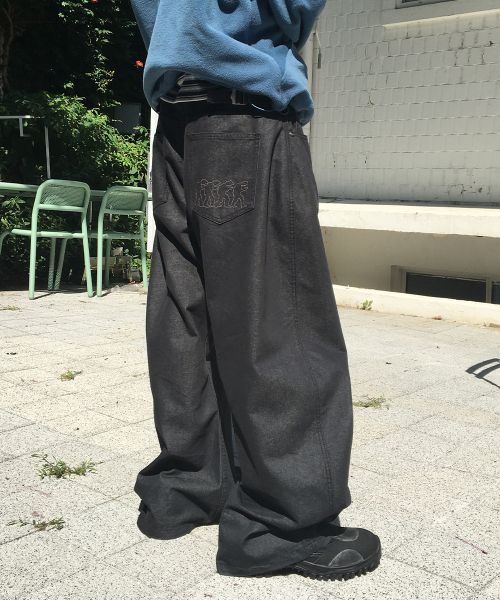 INTEMPOMOOD(インテンポムード)の「ソーシャルグラフィックワイドデニム_ブラック(デニムパンツ・メンズ・ブラック・X-LARGE/MEDIUM/LARGE)」の13枚目の写真