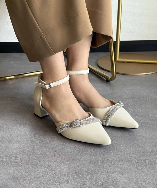 LOWO(ロワ)の「ビジューベルトアンクルストラップポインテッドトゥパンプス ローヒール チャンキーヒール 結婚式 パーティー オケージョン お呼ばれ(パンプス・レディース・ブラック/アイボリー・36/40/39/38/37)」の12枚目の写真
