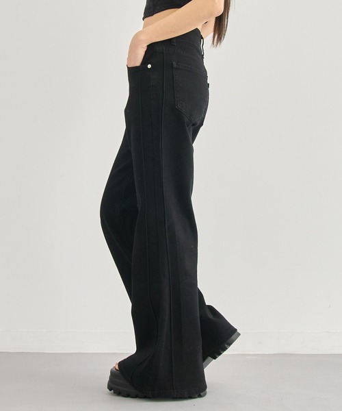 ANAP(アナップ)の「細見えサイドラインフレアデニムパンツ(デニムパンツ・レディース・ブラック/ベージュ/ブルー・M/S)」の6枚目の写真