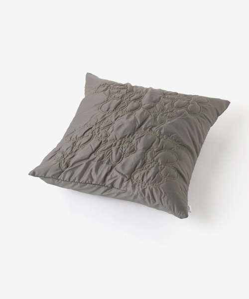 journal standard Furniture （ジャーナルスタンダードファニチャー）の「PADDET CUSHION　クッションカバー 45cm（クッション/クッションカバー・レディース・カーキ/ベージュ・FREE）」の4枚目の写真
