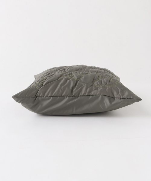 journal standard Furniture （ジャーナルスタンダードファニチャー）の「PADDET CUSHION　クッションカバー 45cm（クッション/クッションカバー・レディース・カーキ/ベージュ・FREE）」の7枚目の写真