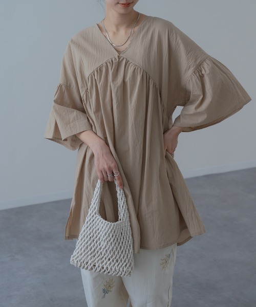 refinedworks(リファインドワークス)の「【refinedworks】ふわりと軽く、動くたびに華やかな 袖フレア チュニック(シャツ/ブラウス・レディース・イエロー/ベージュ・FREE)」の21枚目の写真