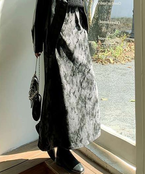 &soiree(アンドソワレ)の「スモークモチーフフレアースカート(スカート・レディース・ブラック・SMALL/MEDIUM/LARGE)」の2枚目の写真
