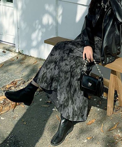 &soiree(アンドソワレ)の「スモークモチーフフレアースカート(スカート・レディース・ブラック・SMALL/MEDIUM/LARGE)」の5枚目の写真