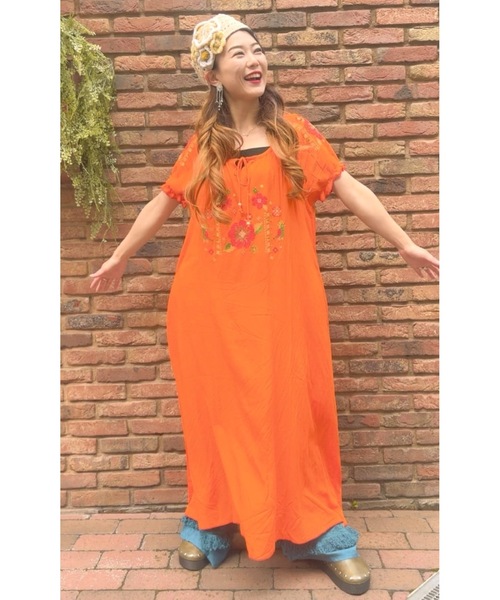 チャイハネ(チャイハネ)の「【チャイハネ】花刺繍クロスステッチワンピース(ワンピース・レディース・ブルー/ホワイト/オレンジ・FREE)」の6枚目の写真