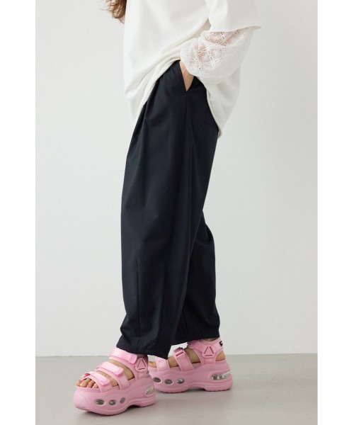 RODEO CROWNS WIDE BOWL（ロデオクラウンズワイドボウル）の「コクーンタックパンツ（スラックス・レディース・グレー/ブラック/ブラウン・SMALL/MEDIUM）」の5枚目の写真