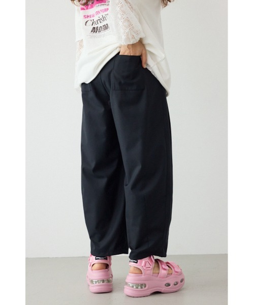 RODEO CROWNS WIDE BOWL（ロデオクラウンズワイドボウル）の「コクーンタックパンツ（スラックス・レディース・グレー/ブラック/ブラウン・SMALL/MEDIUM）」の6枚目の写真