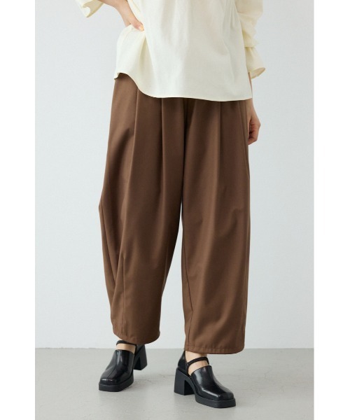 RODEO CROWNS WIDE BOWL（ロデオクラウンズワイドボウル）の「コクーンタックパンツ（スラックス・レディース・グレー/ブラック/ブラウン・SMALL/MEDIUM）」の9枚目の写真