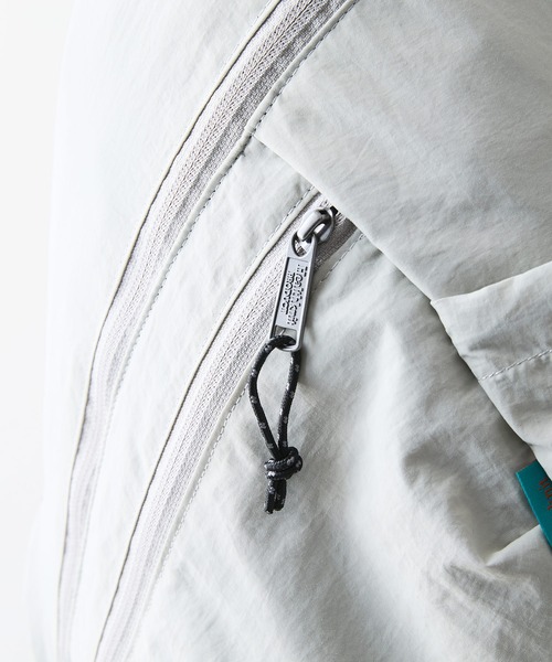 Healthknit(ヘルスニット)の「【HEALTHKNIT/ヘルスニット】【軽量・多機能でフェスや旅行の際にもおすすめ!】フローワンショルダーバッグ ボディバッグ スリングバッグ 縦型 斜めがけ マザーズバッグ ユニセックス(ショルダーバッグ・メンズ・ブラック/チャコールグレー/グレー・FREE)」の22枚目の写真