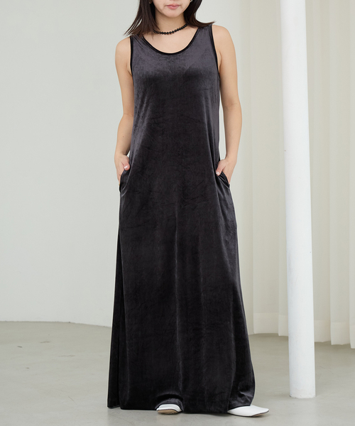 IENA LA BOUCLE（イエナラブークル）の「IENA LA BOUCLE トリアセベロアタンクワンピース（ワンピース・レディース・ホワイト/ブラック・38/36）」の5枚目の写真