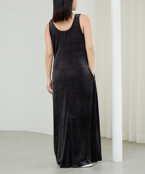 IENA LA BOUCLE（イエナラブークル）の「IENA LA BOUCLE トリアセベロアタンクワンピース（ワンピース・レディース・ホワイト/ブラック・38/36）」の7枚目の写真