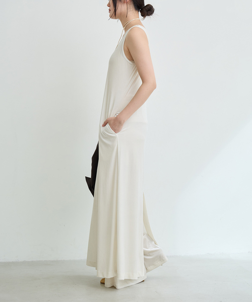 IENA LA BOUCLE（イエナラブークル）の「IENA LA BOUCLE トリアセベロアタンクワンピース（ワンピース・レディース・ホワイト/ブラック・38/36）」の10枚目の写真