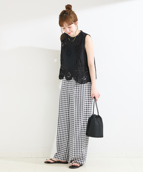 Fanaka(ファナカ)の「【WEB限定】手洗い可 / FANAKA / ファナカ バテンレースノースリブラウス(シャツ/ブラウス・レディース・ブラック/ホワイト・FREE)」の4枚目の写真